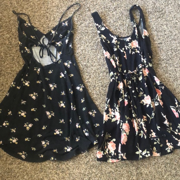 Bundle of dresses - Picture 7 of 8